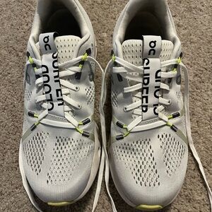On Running Cloud Men's Athletic Shoes - White and Gray